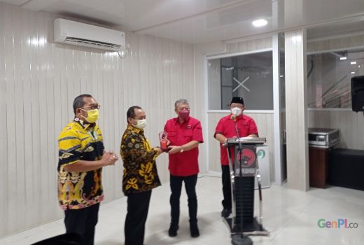 Pengurus DPD Golkar Datangi Kantor PDIP Jatim, Terkuak Tujuannya - GenPI.co JATIM