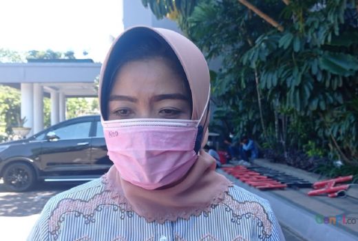 Keterlaluan, Warga Surabaya Ada yang Buang Bufet di Gorong-gorong - GenPI.co JATIM