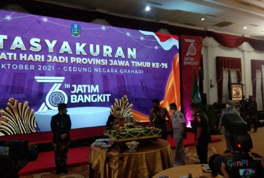 Khofifah Ungkap Jawa Timur Baru Dapat Kado Istimewa di HUT Ke-76 - GenPI.co JATIM
