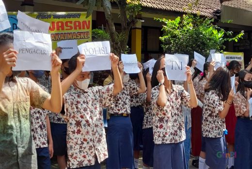 Siswa TK SD SMP 3 YPK Brawijaya Gelar Drama Musikal, Meriahnya - GenPI.co JATIM