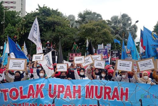Catat! UMK Jatim 2022 Segera Diputuskan, Buruh Siap Kawal - GenPI.co JATIM