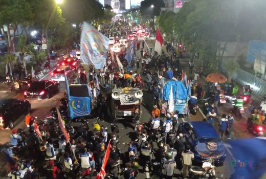 Pemprov Jatim Janji akan Bahas Rekomendasi Buruh Soal UMK 2022 - GenPI.co JATIM