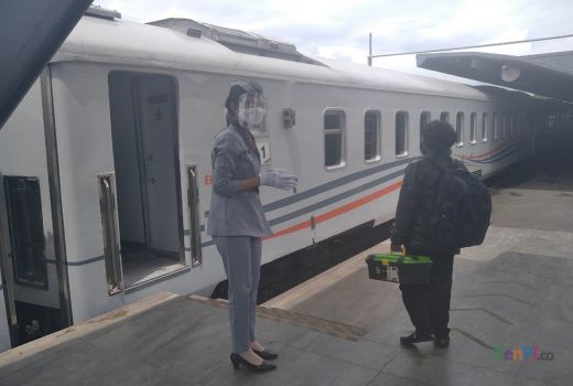 KAI Daop 8 Tak Tambah Jadwal Kereta Saat Nataru 2022, ini Katanya - GenPI.co JATIM