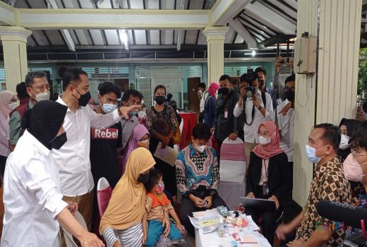 Mensos Risma Turun Gunung di Surabaya, Ada Apa? - GenPI.co JATIM