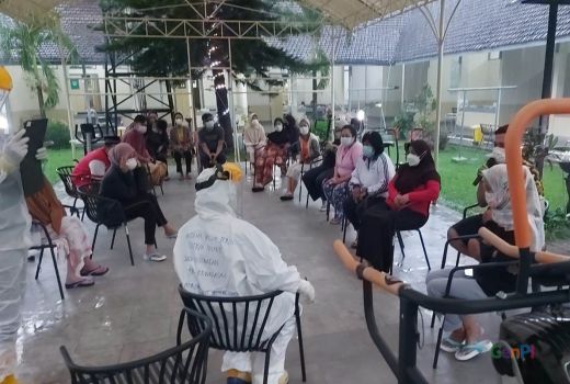 Antisipasi Lonjakan Covid-19, Khofifah Keluarkan Instruksi, Simak - GenPI.co JATIM