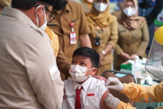 Tak Kenal Lelah, Pemkot Malang Masifkan Vaksinasi Anak 6-11 Tahun - GenPI.co JATIM