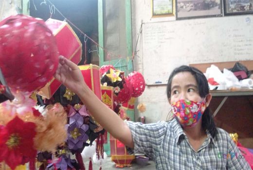 Jelang Imlek, Intip Persiapan Lampion di Istal Kuda Tambak Bayan - GenPI.co JATIM