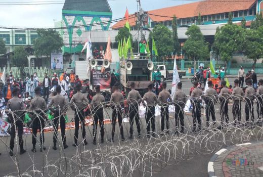 Buruh di Jatim Tegas Tolak Permenaker JHT BPJS - GenPI.co JATIM