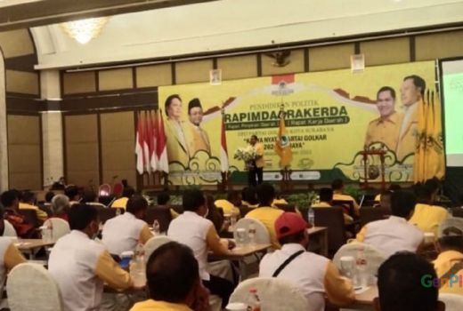 Kader Partai Golkar di Surabaya Simak, Ada Instruksi Penting - GenPI.co JATIM
