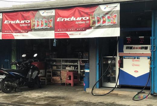 Harga Pertamax Naik, Penjual BBM Eceran Semakin Tercekik - GenPI.co JATIM