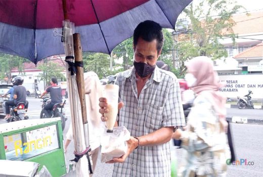 Keajaiban Ramadan: Untung Tak Kemana, Dagangan Diserbu Warga - GenPI.co JATIM
