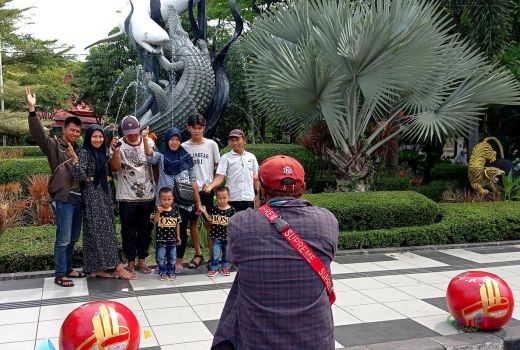 Ironi Fotografer Keliling KBS, Sepi Saat Libur Lebaran - GenPI.co JATIM