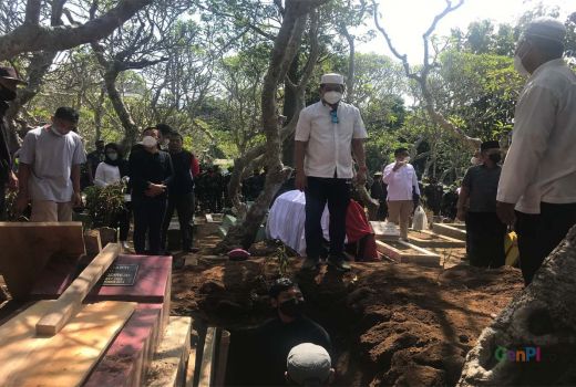 Achmad Yurianto Dimakamkan Secara Militer di Kota Batu - GenPI.co JATIM