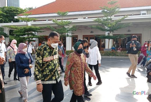 Pulang ke Surabaya, Tri Rismaharini Kaget dengan Kondisi GBT - GenPI.co JATIM