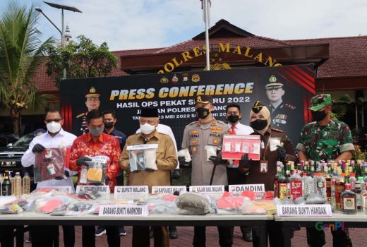 Polres Malang Beberkan Hasil Operasi Pekat Semeru Selama 12 Hari - GenPI.co JATIM