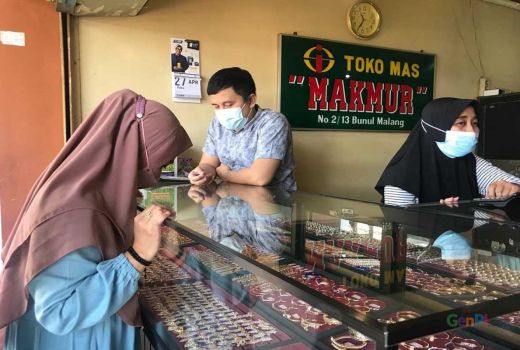Harga Emas Naik, Mak-Mak Saatnya Jual, Jadi Cuan - GenPI.co JATIM