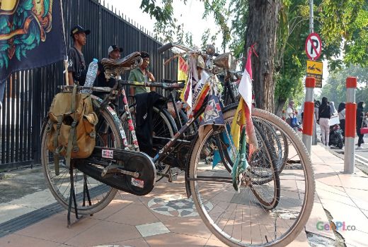Cerita Touring Pencinta Sepeda Onthel Susuri Sejumlah Daerah - GenPI.co JATIM