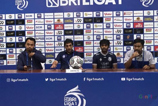Aremania Minta Ganti Pelatih, Almeida Beri Jawaban Telak - GenPI.co JATIM