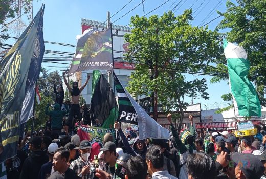 Bonek Ajak Suporter Lain Ikut Suarakan Perubahan Jadwal - GenPI.co JATIM