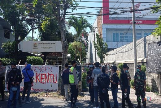 Bonek Melakukan Aksi, Ratusan Petugas Disiagakan - GenPI.co JATIM