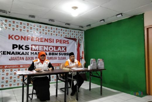 Tolak Keras, PKS Jatim Ingatkan Efek Domino Kenaikan Harga BBM - GenPI.co JATIM