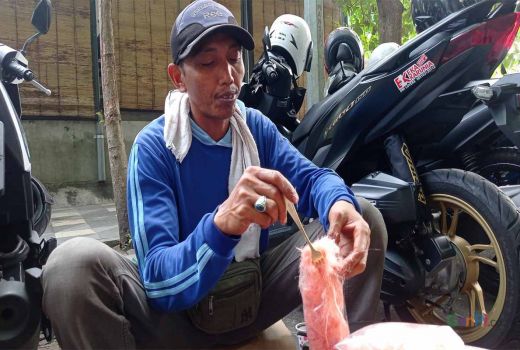 Manisnya Jajan Rambut Nenek Jadi Favorit Pengunjung CFD Surabaya - GenPI.co JATIM