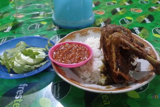Bikin Laper, Bebek Palupi Jadi Rekomendasi Tempat Makan di Surabaya - GenPI.co JATIM