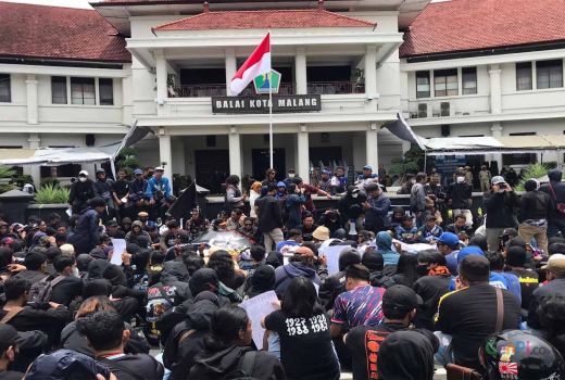 Bertemu Aremania, Wali Kota Malang Sutiaji Berikan Kabar Melegakan - GenPI.co JATIM