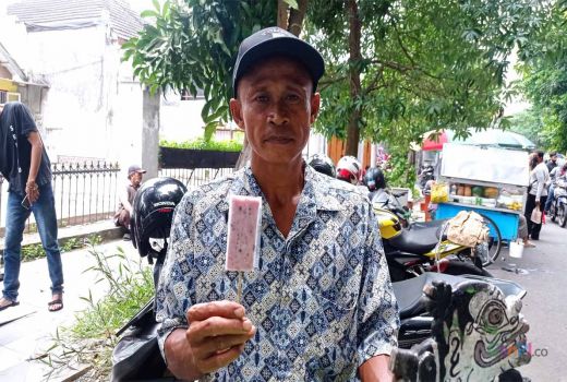 Mencicipi Kuliner Jadul di CFD Surabaya, Es Potong Warna, Dijamin Ketagihan - GenPI.co JATIM