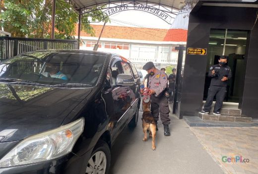 Bom Bunuh Diri Meledak di Bandung, Polrestabes Surabaya Perketat Pengamanan - GenPI.co JATIM