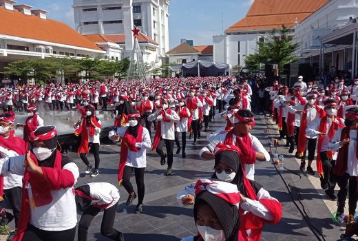 Cerita Farah Rela Bangun Pagi Buta untuk Ikut Tari Remo Massal di Surabaya - GenPI.co JATIM