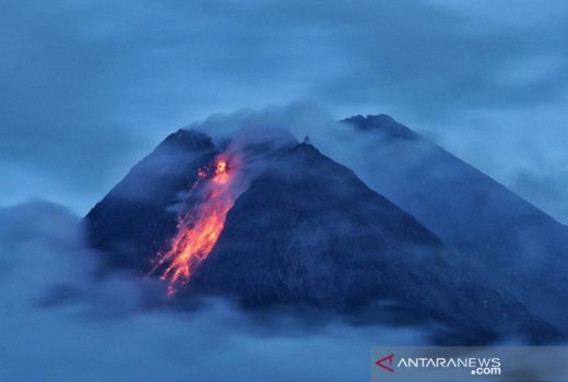 Gunung Merapi Muntahkan 19 Kali Lava Pijar Pagi Ini - GenPI.co JOGJA