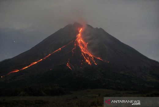 Gunung Merapi Keluarkan 11 Kali Lava Pijar Pagi Ini - GenPI.co JOGJA