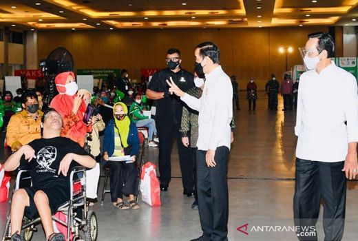 Jokowi Soroti Vaksinasi Lansia dan Mobilitas di Sleman - GenPI.co JOGJA