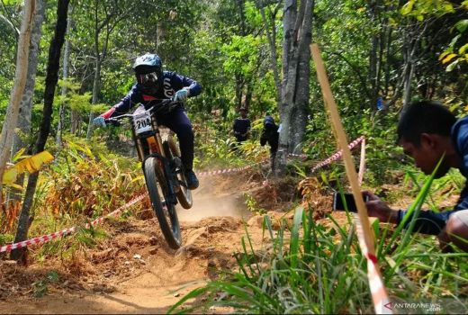 Tim Downhill Indonesia Berlatih di Lereng Gunung Merapi - GenPI.co JOGJA