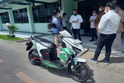 Wawali Kota Yogyakarta Jajal Motor Listrik Gesits, Ini Harapannya - GenPI.co JOGJA