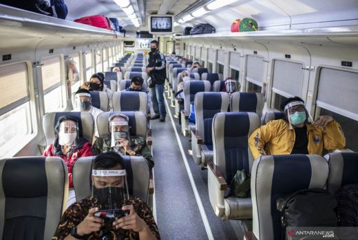 Pengguna Kereta Api di Yogyakarta Wajib Tunjukan Surat Vaksin - GenPI.co JOGJA