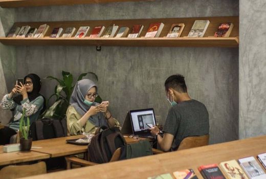 Luk Coffee and Book, Tempat Nongkrong Asyik Sambil Baca Buku - GenPI.co JOGJA