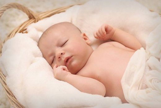 Bayi Tidur dengan Posisi Miring, Jangan Dibiarkan - GenPI.co JOGJA
