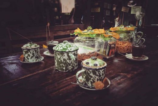 Warung Kopi Klothok Kaliurang, Racikan Tradisional Cita Rasa Khas - GenPI.co JOGJA