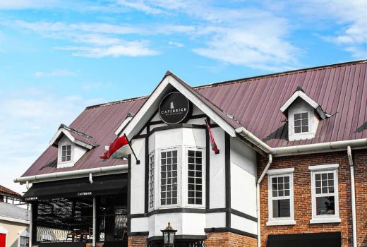 Brick Cafe, Sepotong Eropa di Pojok Jalan Yogyakarta - GenPI.co JOGJA