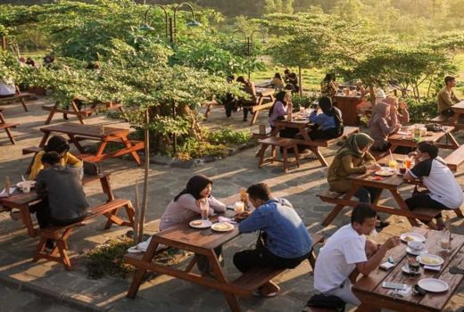 Kopi Ingkar Janji Kulon Progo, Pemandangannya Syahdu Banget - GenPI.co JOGJA