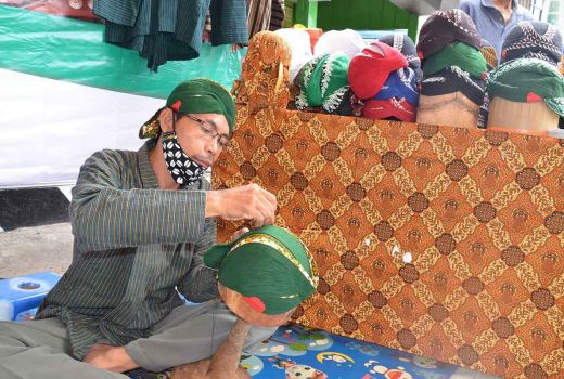 Penjualan Kerajinan Blangkon Jogja Berangsur Pulih, Hamdalah - GenPI.co JOGJA