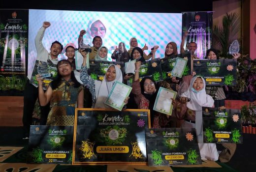 Juara! Siswa Yogya Raih Prestasi di Kompetisi Bahasa Sastra - GenPI.co JOGJA