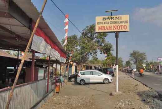 Komplit, Menikmati Bakmi, Soto, dan Ayam Goreng Mbah Noto - GenPI.co JOGJA