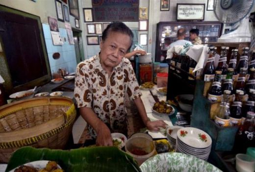 Menjajal Kelezatan Resep Satu Abad Soto Kadipuro yang Gurih - GenPI.co JOGJA