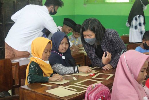 Top! Mahasiswa UPN Yogya Gelar Program Mengajar di Bantul - GenPI.co JOGJA