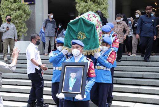 Innalillahi, 3 Guru Besar UGM Meninggal Dunia - GenPI.co JOGJA