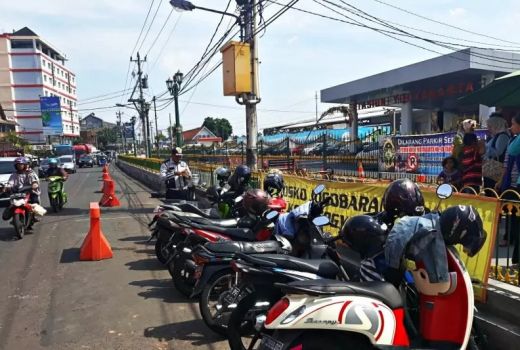 Parkir di Pinggir Jalan, 20 Mobil di Kota Yogya Terjaring Razia - GenPI.co JOGJA