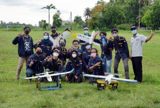 Mantul! UGM Raih Juara Umum Lomba Kontes Terbang Indonesia - GenPI.co JOGJA
